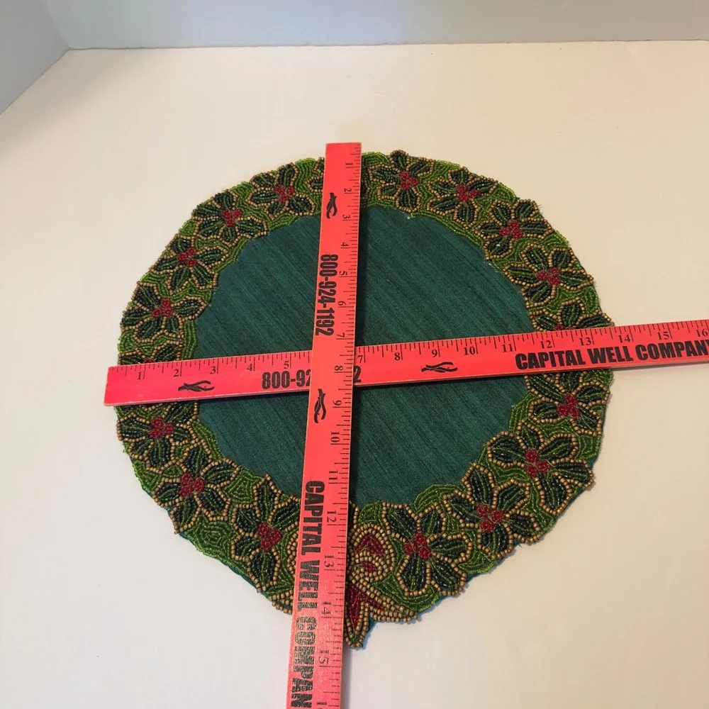 Beaded Placemat Green Holly Berry Christmas Holiday 15in Table Centerpiece